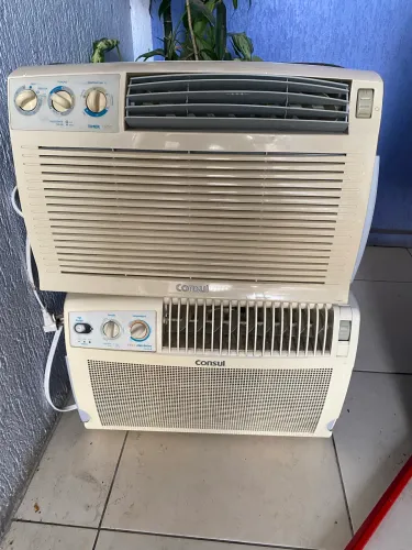 Vendo ar condicionado janela  quente/ frio cada um no valor de 450,00