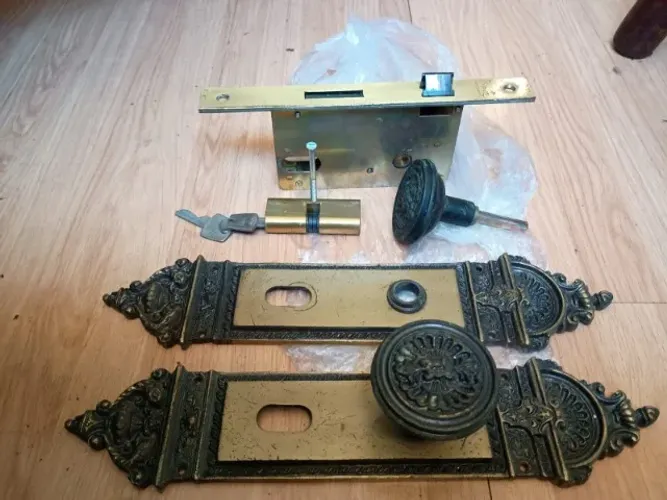 Fechadura Colonial Papaiz - Porta Entrada + 3 Travas Papaiz modelo 142 (4 voltas) usados