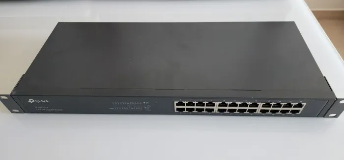 TP-Link Switch 24 Portas Gigabit Rack 19 - Usado