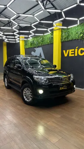 Hilux SRV 7 lugares 2013