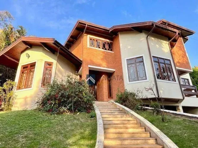 Casa Alto Padrão com Vista para o Lago -4 quartos - Piscina e Segurança 24h - Condominio M