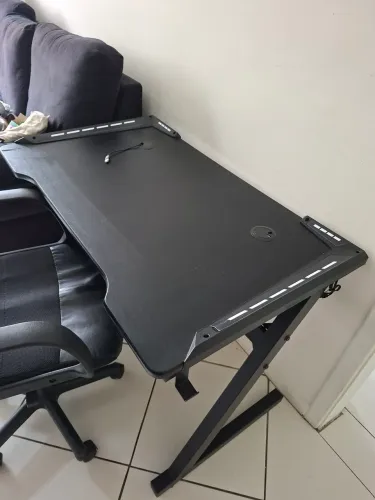 Mesa Gamer X Ray com Led RGB + cadeira de brinde.