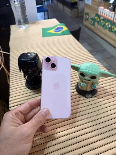 iPhone 15 rosa 256 gb . 1 ano de garantia 
