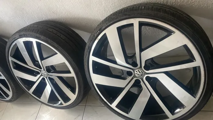 Tô vendendo por 9500