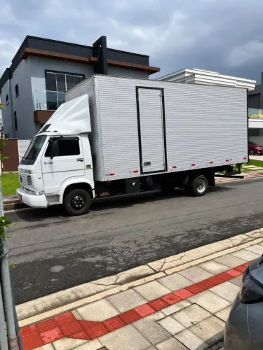 VW 8.150 2005 baú 6.50
