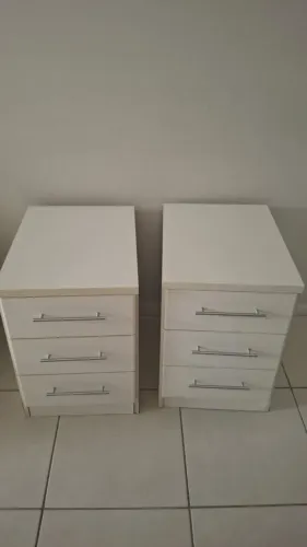 Vendo criado mudo