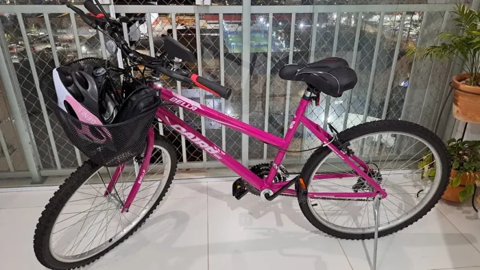 Bicicleta aro 26 + Capacete + kit de socorro