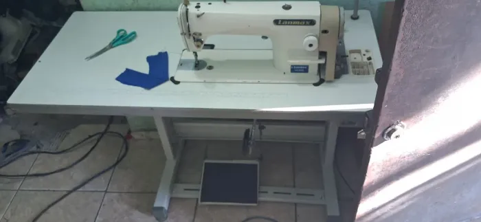 Hehe psiu vendo uma máquina reta lanmax e overlok lanmax bem conservada