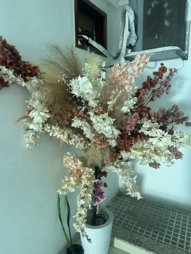 Vendo arranjo decorativo?