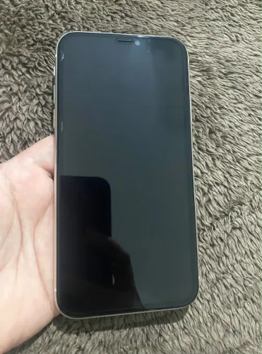 iPhone 11 128 GB, Está com película de vidro