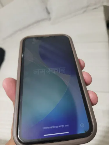 Iphone 11 64 gigas trincado funcionando perfeitamente.