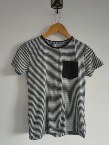 Blusa Listrada Preta