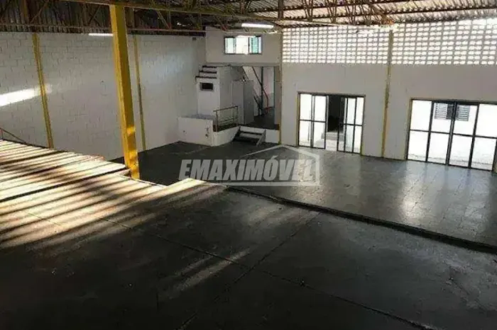 Galpão para alugar com 687m² de área total no Jardim das Estrelas em Sorocaba/SP
