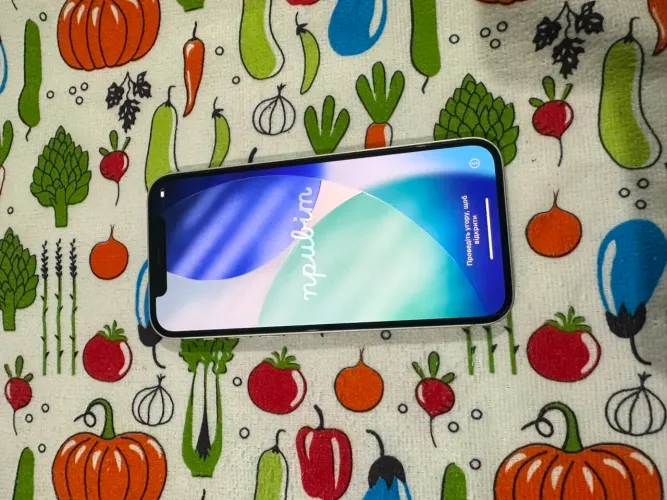 Vendo iPhone 12... 64Gb Impecável... R$: 1.200 (Aceito Ofertas)