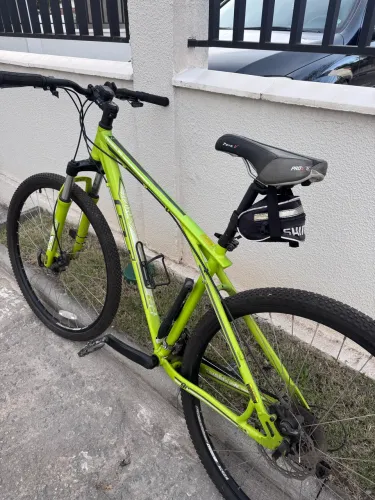 GT Aro 29 - Excelente estado | Freio a disco | Suspensão SR Suntour