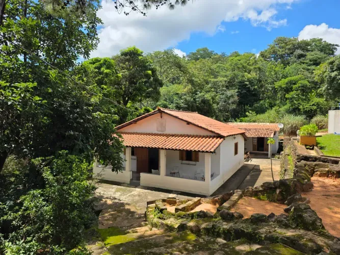 Sítio Porteira Fechada em Ravena: Lazer Completo e Área Real que Surpreende os 5.000m² Reg