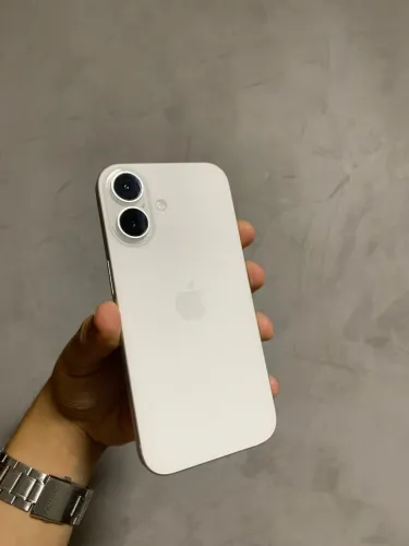 Vendo iPhone 16 IMPECÁVEL PRA SAIR HJ