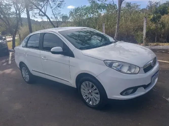 Fiat Grand Siena Essence 1.6 Flex 16V 2016
