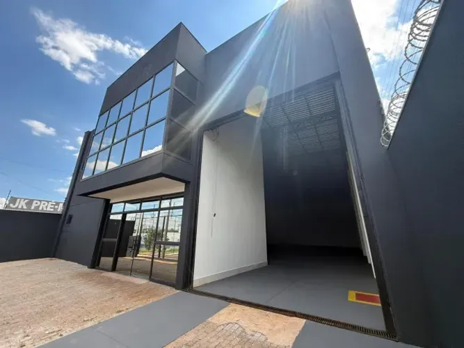 BARRACÃO COMERCIAL / 585,40m² / MARINGÁ-PR