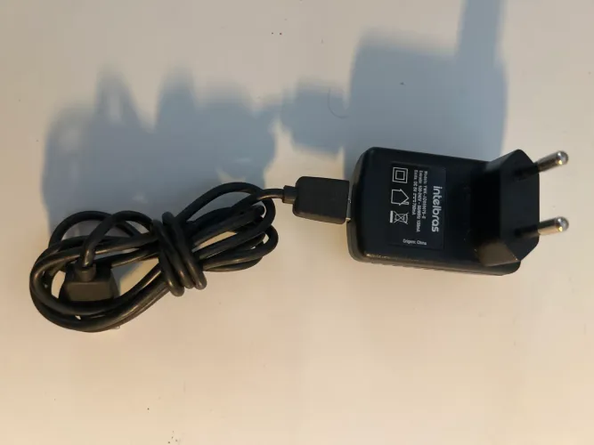 Fonte de alimentação + cabo USB