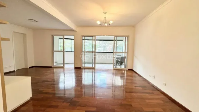 Apartamento à venda Rua Gaivota, Moema - São Paulo