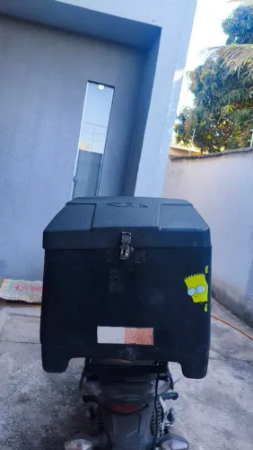 Baú para moto com o suporte do baú incluso 280
