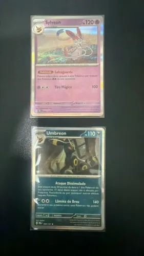Cartas Pokémon umbreon e sylveon - coleção evoluções prismáticas.
