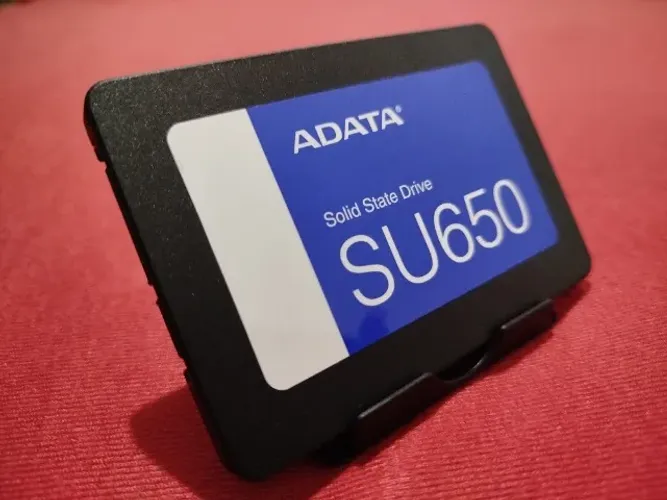 SSD ADATA SU650 240GB SATA III ( APENAS 10H DE USO )