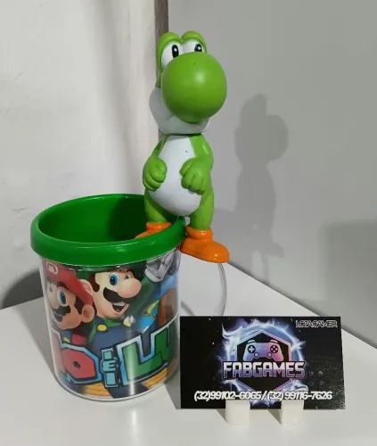 Caneca + boneco do YOSHI. Novo. Aqui na LOJA FABGAMES. Loja física 