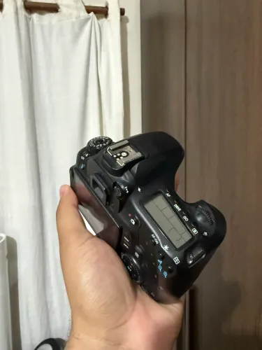 ? Câmera Canon EOS 60D + Lente + Acessórios