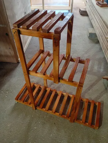 Porta planta para veranda 75 x75 x30 cm envernizado