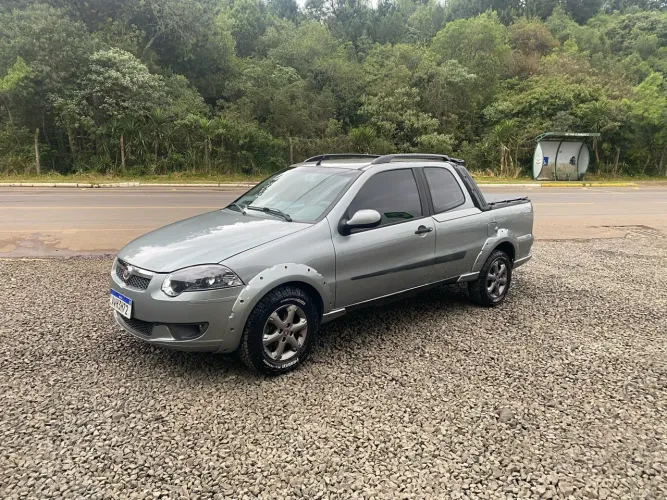 Fiat Strada Trekking 1.6 16V Flex CD 2013