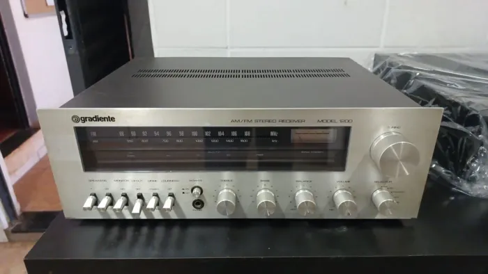 Receiver vintage Gradiente Model 1200