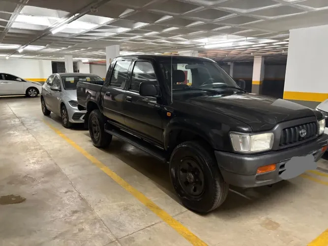 Toyota Hilux CD DX 4X4 3.0 8V 90cv Diesel 2004