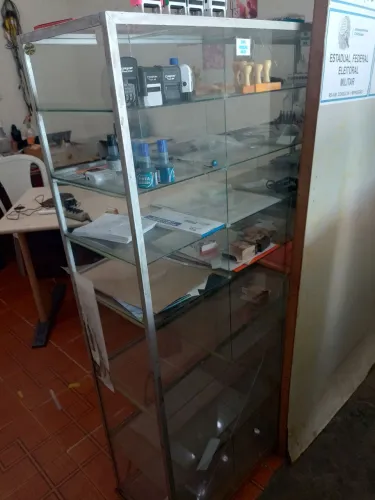 Expositor de vidro.