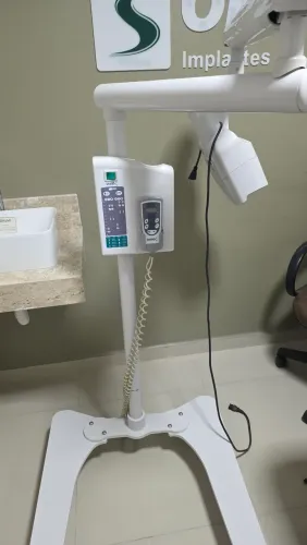 Saevo periapical odontológico
