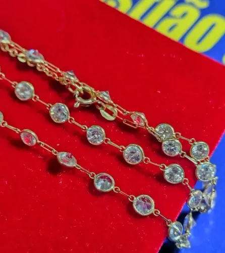 Gargantilha Pedras Zircônias 5 mm Brancas Ouro 18 Kilates Peso 5.80 Gramas Tamanho 40 Cm x