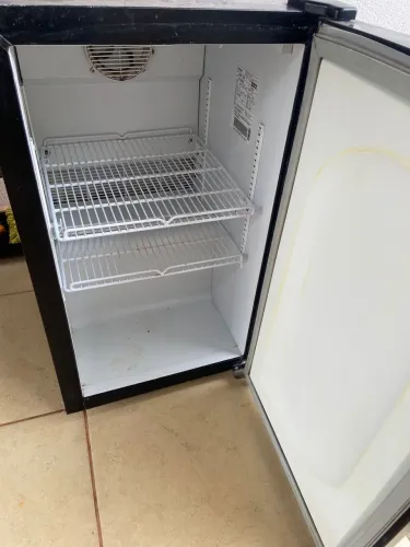 Frigobar Semi Novo