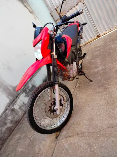 Honda Bros 160 em dias no ponto de transferir
