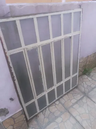 Janela de aço c/ vidro!
