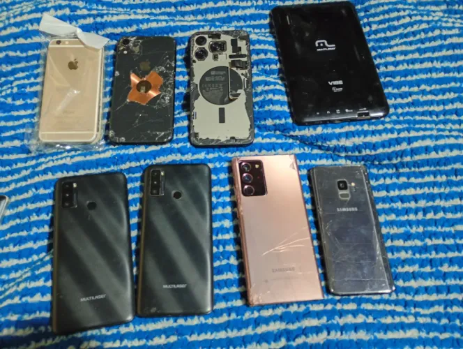 Lote de celular dando sinal 