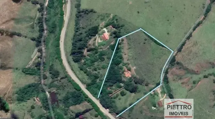 CHÁCARA - 3,73 HECTARES, À 500m ANEL ROD. "DR. JONAS PEREIRA MADURO"- São Lourenço - MG