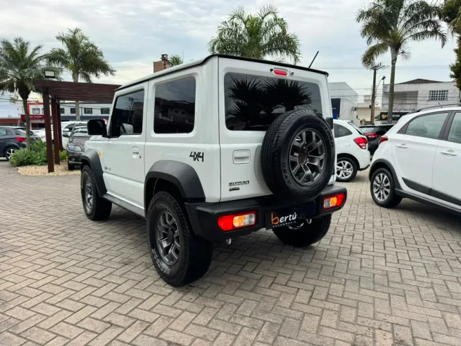 Suzuki Jimny Sierra 4style 1.5 16V AUT 2023