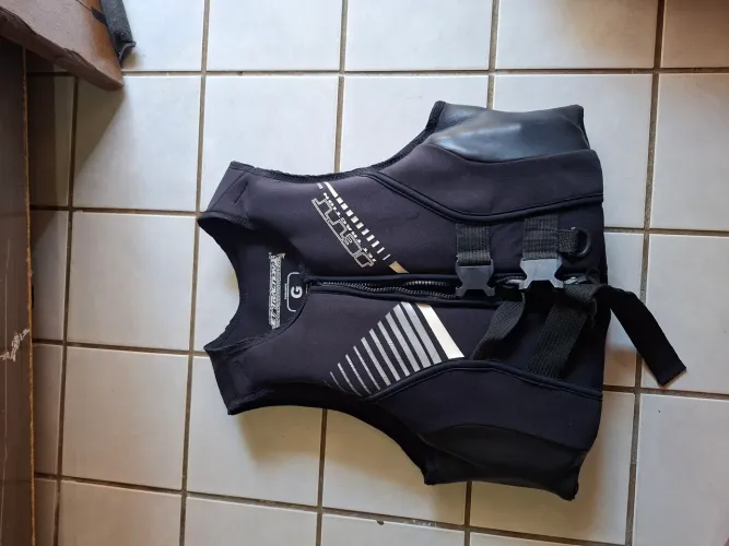 Colete de Neoprene Jet Traction G - Ideal para Jet Ski e Esportes Aquáticos