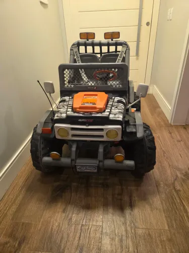 Mini Jeep infantil Peg Perego Gaúcho