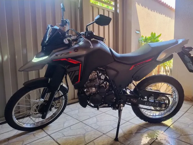 XTZ 250 Lander 2025 único dono