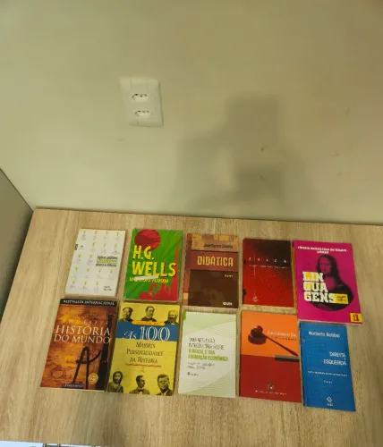 Livros sobre direito, política e ciência. CADA UM POR 10 REAIS