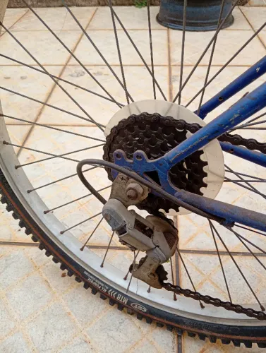 Bicicleta aro 24 com cestinha