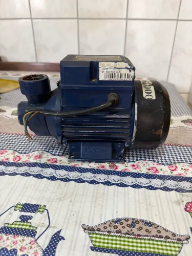 Bomba Eletroplas modelo ics 50 AB 127/220