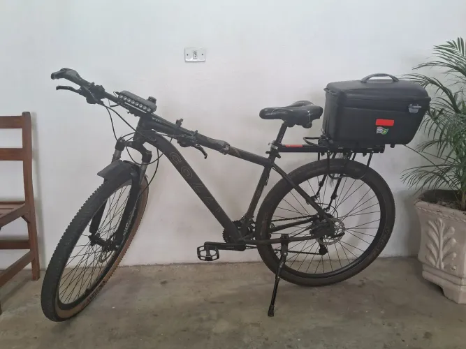 BICICLETA ARO 29 COLLI HILLS PRETO E DOURADO TAM 19 (SEMINOVA)